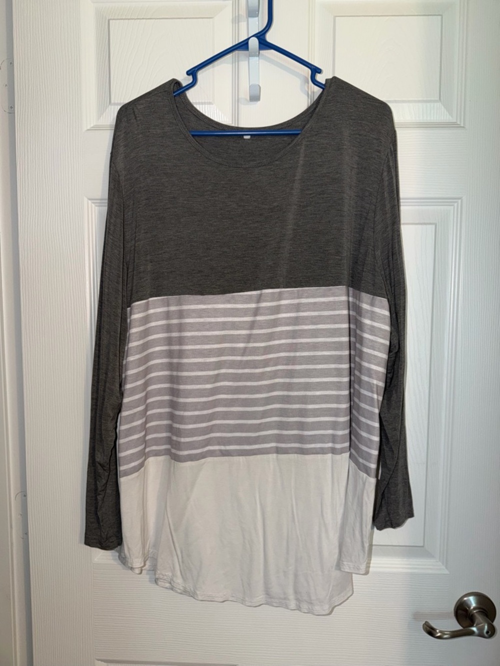 Women’s Colorblock Long Sleeve Top - Gray & White womens 22